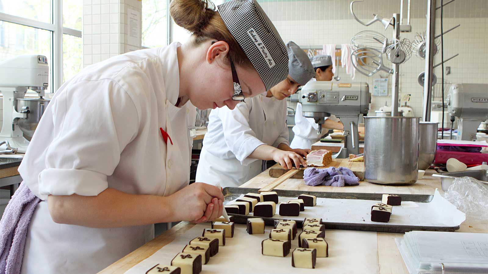 baking students making pastry